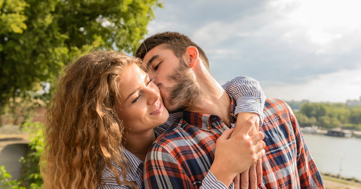 découvrez des conseils et des idées pour renforcer votre relation de couple. que ce soit pour des activités romantiques, des discussions profondes ou des conseils pratiques, explorez comment cultiver l'amour et la complicité au quotidien.
