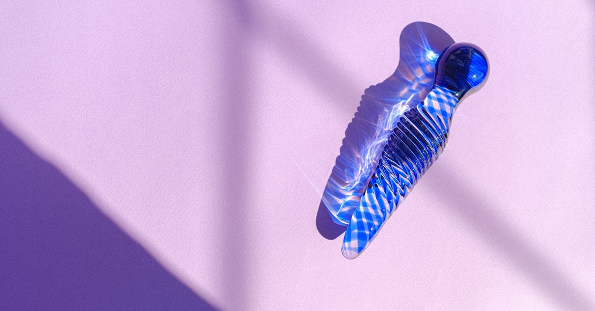 découvrez notre sélection de dildos variés, conçus pour offrir plaisir et satisfaction. explorez des matériaux, formes et tailles différents pour des expériences uniques et personnalisées. parfait pour les moments d'intimité, que vous soyez seul(e) ou en couple.