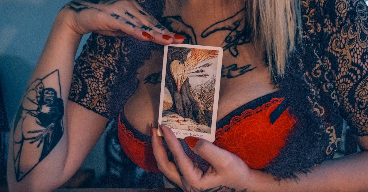 découvrez notre collection de lingerie sexy qui allie allure et confort. offrez-vous des pièces élégantes et sensuelles qui subliment votre silhouette et éveillent vos sens. faites de chaque moment un instant mémorable avec notre sélection raffinée.
