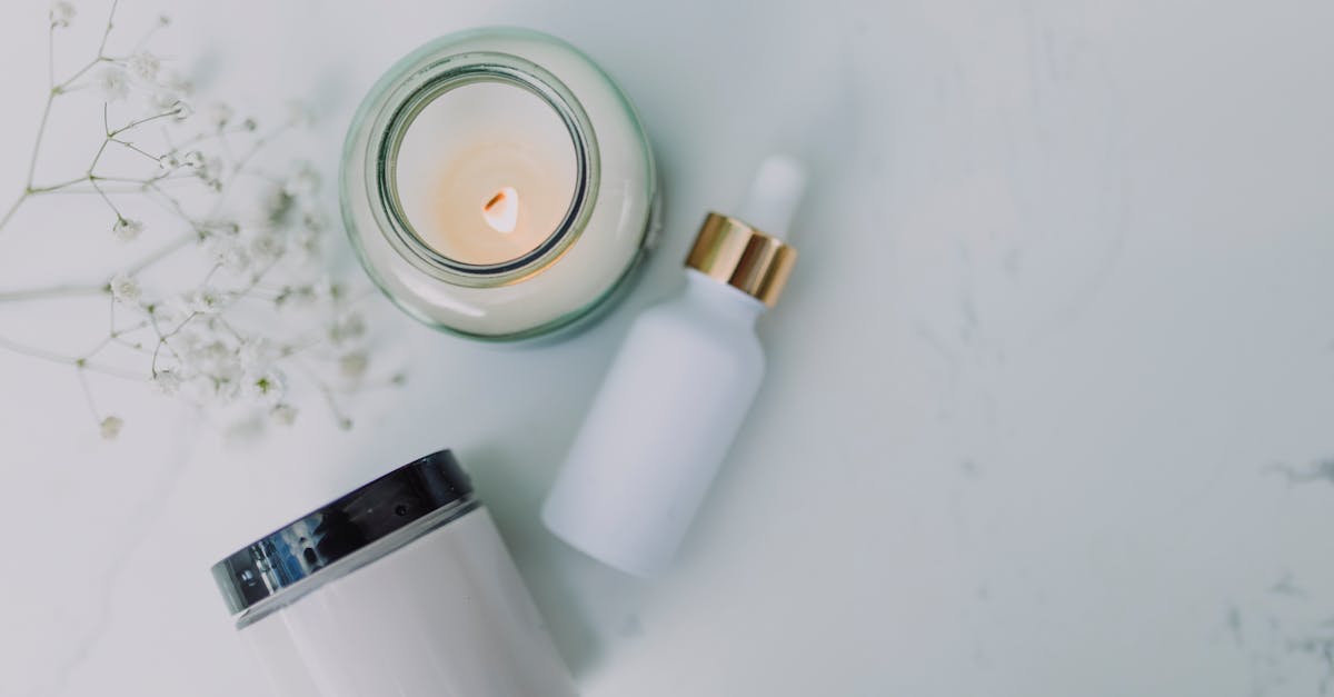 découvrez la bougie de massage comestible, une alliance parfaite entre relaxation et gourmandise. offrez-vous un moment de détente parfumé et savourez une expérience sensorielle unique avec cette bougie spécialement conçue pour le massage et l'utilisation alimentaire.