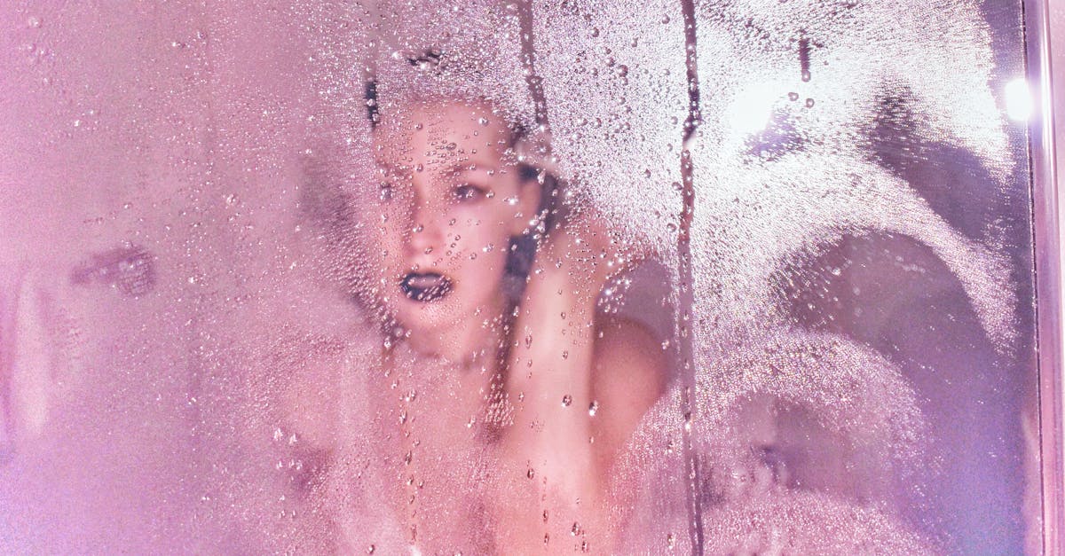 découvrez notre guide complet sur les lubrifiants intimes : types, conseils d’utilisation et avantages pour améliorer votre confort et votre plaisir lors de vos moments d’intimité.